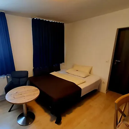 Hotel 'schlabecks - Fraenkischer Hof' - - - Garni-hotel-pegnitz